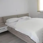 아파트 Christina
