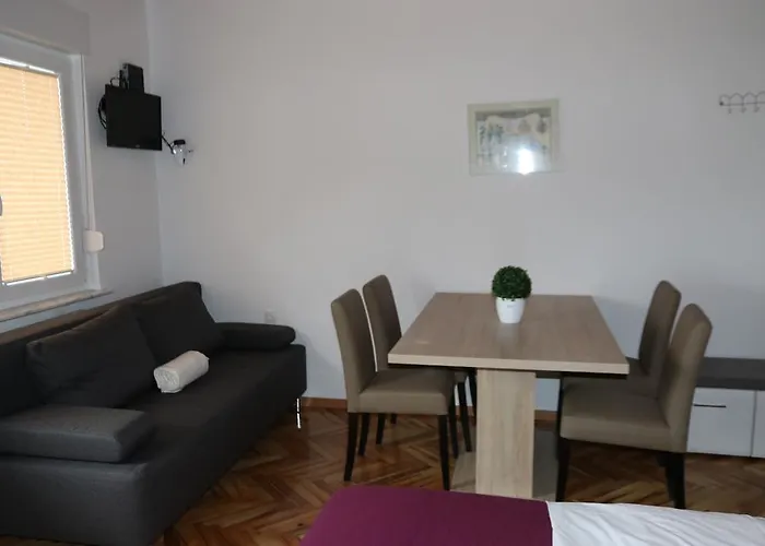 Christina Apartment *